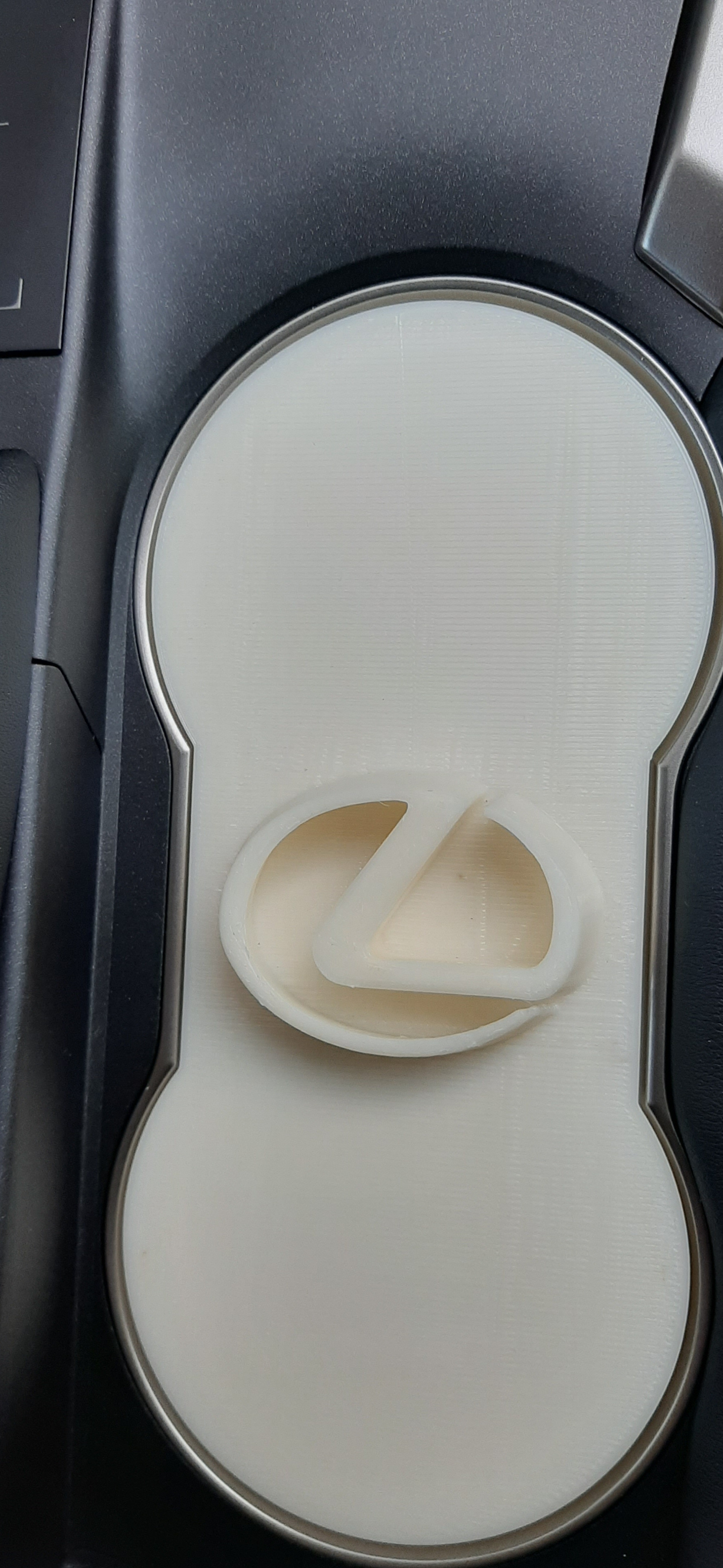 Заглушка подстаканника с логотипом Lexus